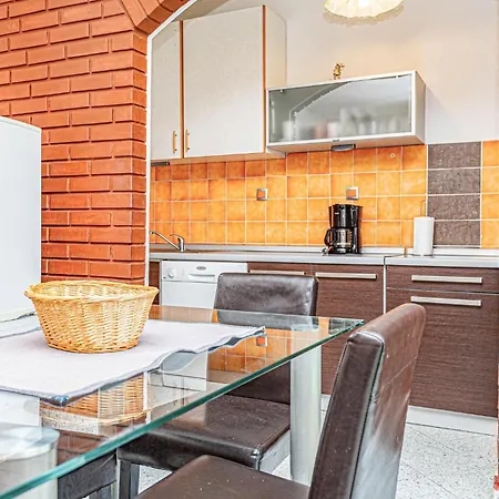 2 Bedroom Pet Friendly Home In Betina Betina (Sibenik-Knin)