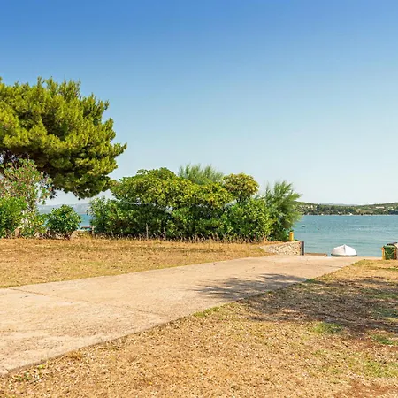 Vakantiehuis Obalkpkresimira Iv Ii Betina (Sibenik-Knin)