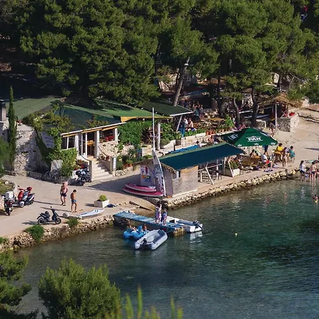 Obalkpkresimira Iv Ii Semesterbostad Betina (Sibenik-Knin)