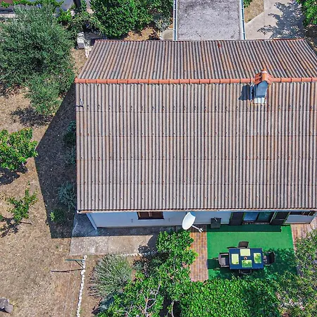 Obalkpkresimira Iv Ii * Betina (Sibenik-Knin)