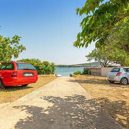 2 Bedroom Pet Friendly Home In Betina Feriehus