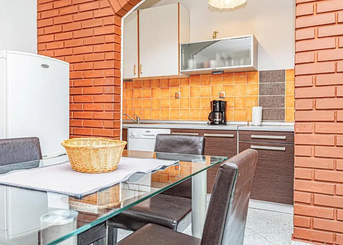 Obalkpkresimira Iv Ii Betina (Sibenik-Knin)